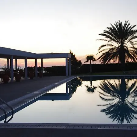 Royal Blue Hotel & Spa 4*