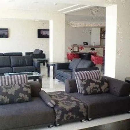 Royal Blue Hotel & Spa