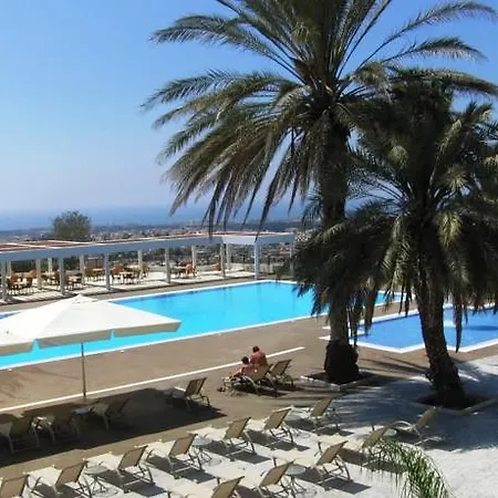 Royal Blue Hotel & Spa 4*