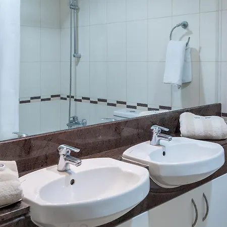 Royal Blue Hotel & Spa 4*